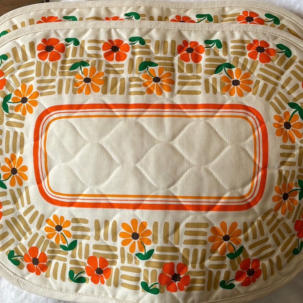 Vintage pair MCM placemats. Orange daisies.  Never used!